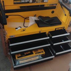 DEWALT 41 in. 6-Drawer Tool Chest and 41 in. 8-Drawer Tool Cabinet. New!