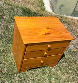 dresser, and table, cabinet light stand?? 3 drawer dresser, end table, cabinet or night stand?