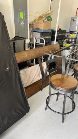 Kitchen Table With Glass Middle