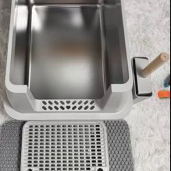 Large Cat Litter Box Brand New Never Used 