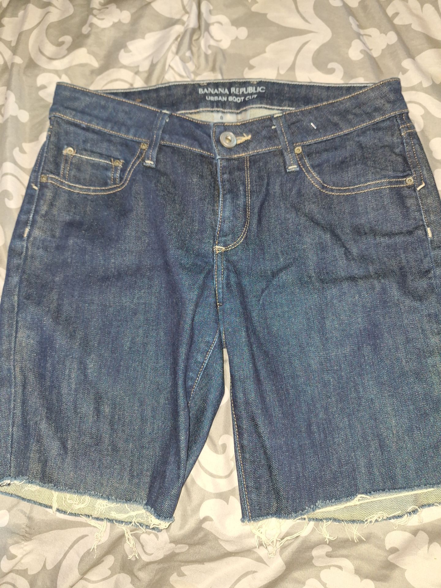 Banana Republic Premium Denim Women's Cuffed Blue Shorts Size 8 Regular $25