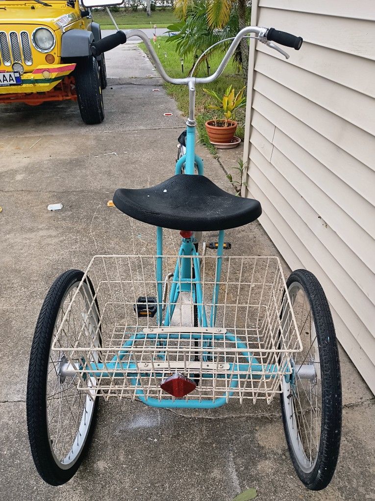Three Wheel Bycicle