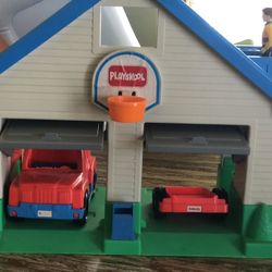 Toddler Garage With  Accesories