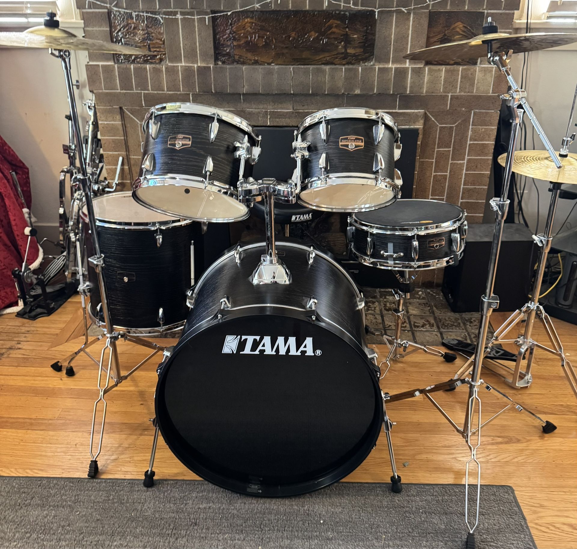TAMA Imperialstar 5-Piece Complete Drum Set With 22" Bass Drum and MEINL HCS Cymbals