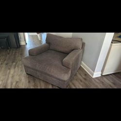 Cindy Crawford Loveseat 