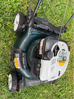 Lawn mower MTD push mower start right up very good condition work perfect