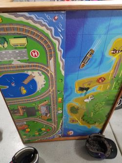 Kids play table,train