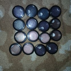 16 Color Revolution Make Up Different https://offerup.com/redirect/?o=Q29sb3JzLk5ldw==