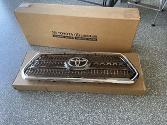 Tacoma OEM grill off a 3rd Gen Tacoma.  In Excellent Condition