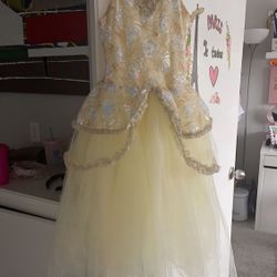 Yellow princess dress