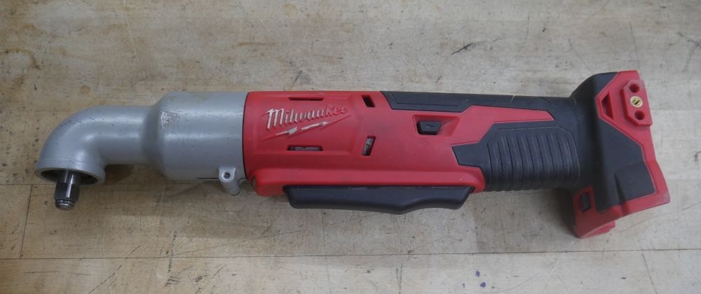 Milwaukee 2668-20 M18 2-Speed 3/8" Right Angle Impact Wrench Bare Tool. used. tested. in a good working order.