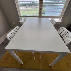 IKEA extendable table set w/ 4 chairs