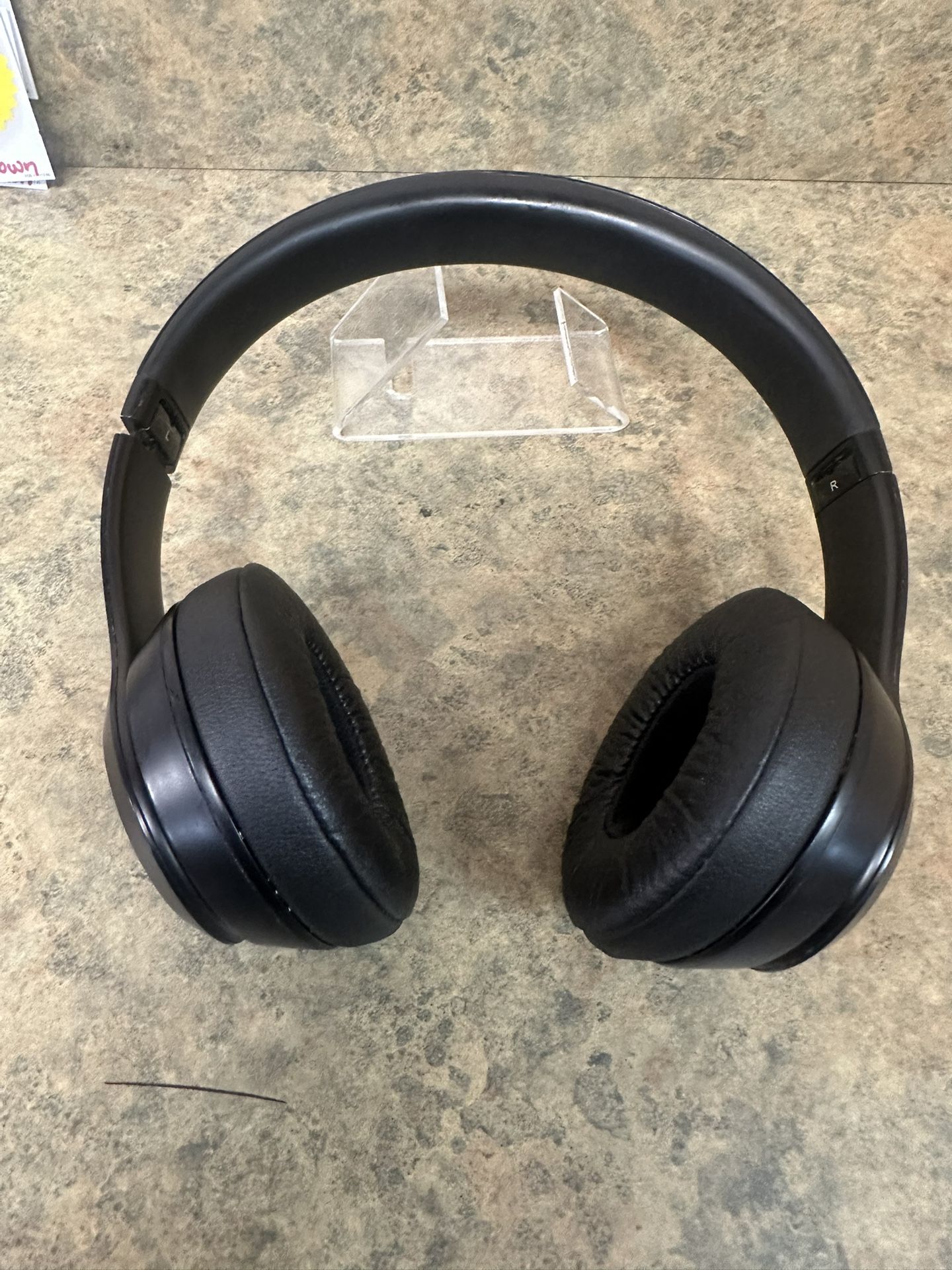 Solo 3 Beats Wireless Headphones no Trades No Delivery