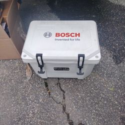 Grizzly Bosch Cooler