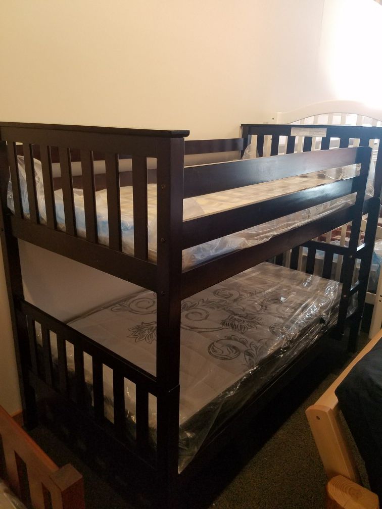 Solid Wood Twin size Bunk bed frame. Bunkbed