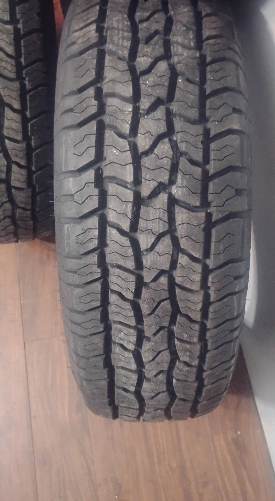  Set Of 4 235/60r17  BRAND NEW!
