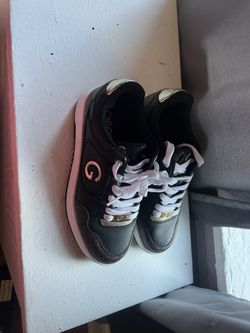  Guess Casual Sneakers.