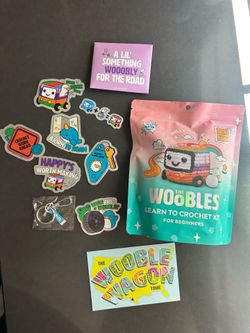 WOOBLES LIMITED EDITION MILLY WILLIE WAGON KIT, KEYCHAIN, TIN CODE, STICKERS++