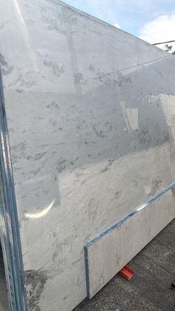 Granite slabs ! Installation and fabrication ! Free estimates