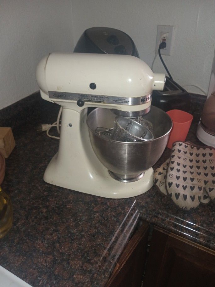 KitchenAid Mixer for Sale in Tucson, AZ OfferUp