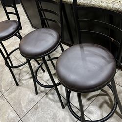 Set of 4 Bar Stools – Metal Frame