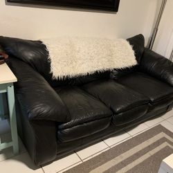 Couch $99 🎈🍀🎈🛋