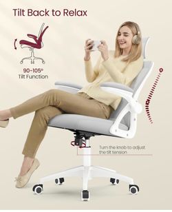 Ergonomic Mesh Office Chair with Adjustable Lumbar Support and Headrest, 90-105° Tilt Function, Wide Seat, Flip‑Up Armrests, Computer Desk Chair for H