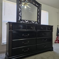 BIG DRESSER WITH MIRROR 