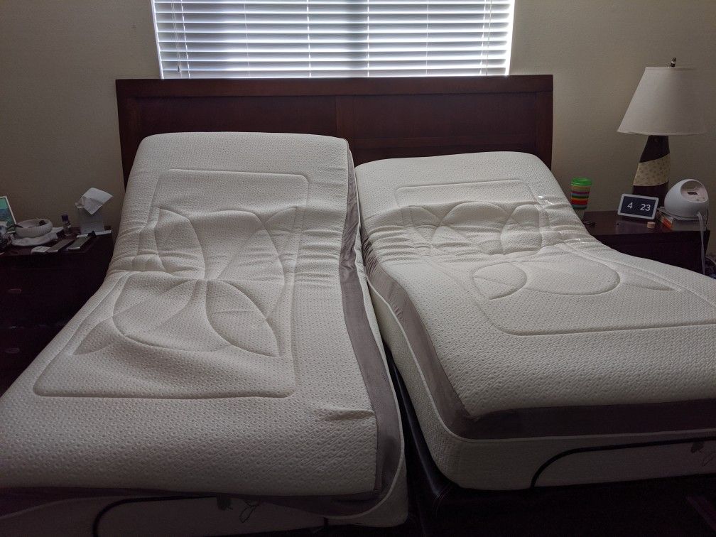 Rejuven8 Adjustable Bases W Mattresses for Sale in San Antonio, TX