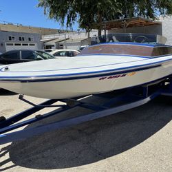 Rear 1979 Campbell DayCruiser 20 ft Speed Boat 