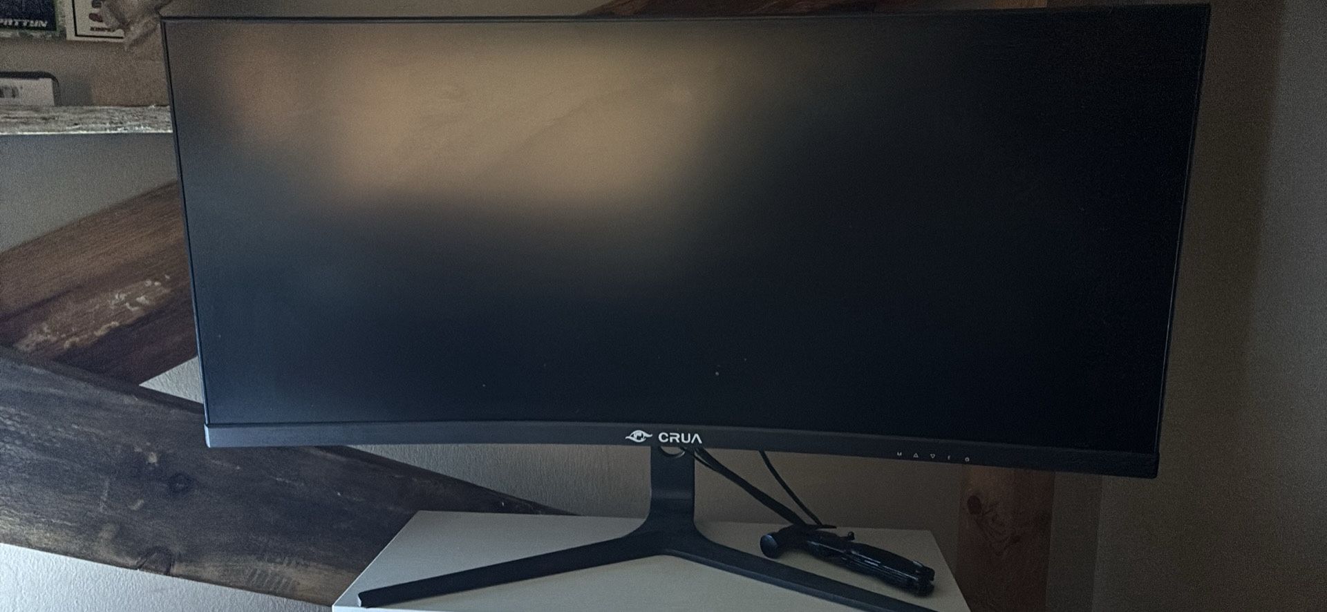 Crua Gaming Monitor