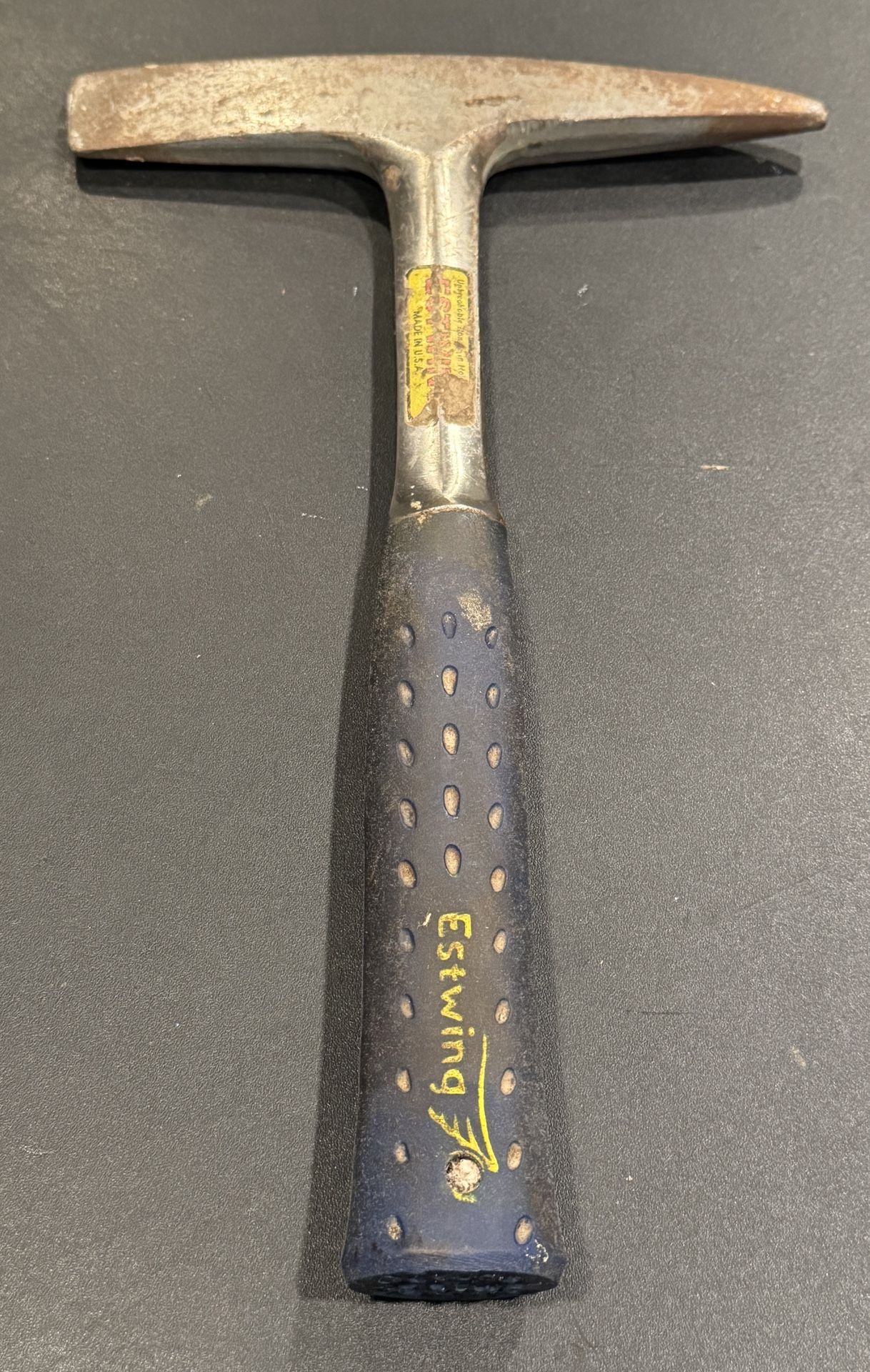 ESTWING Welding/Chipping Hammer - Slag Removal Tool with Forged Steel Construction. Weight of 1lb 4oz