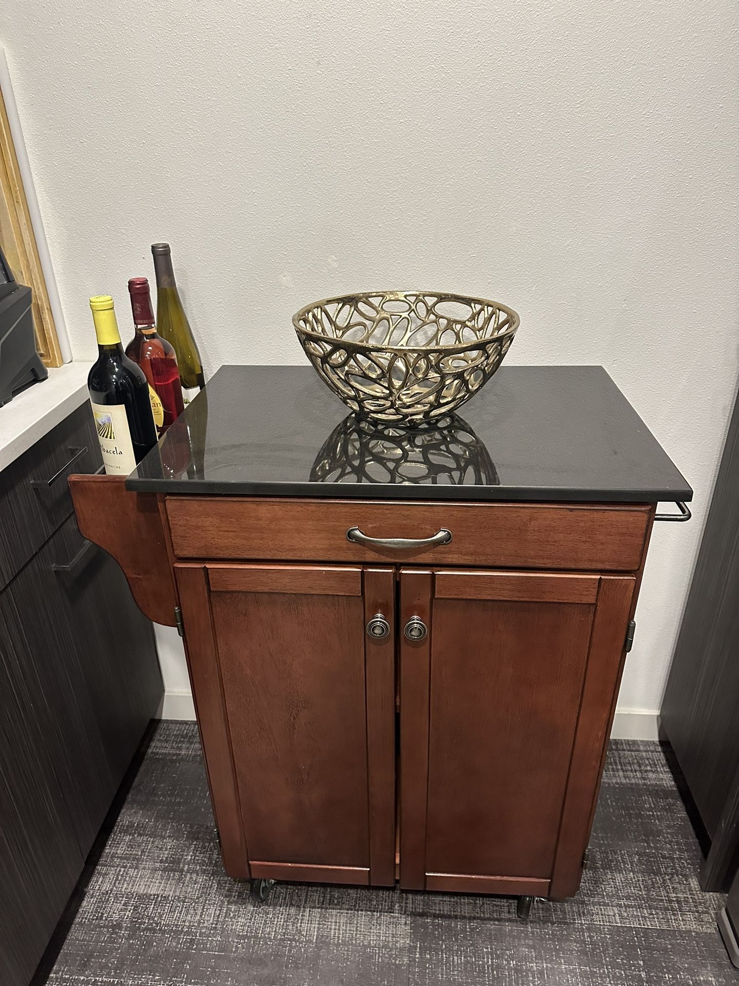 Granite mini bar for Sale in Seattle, WA OfferUp