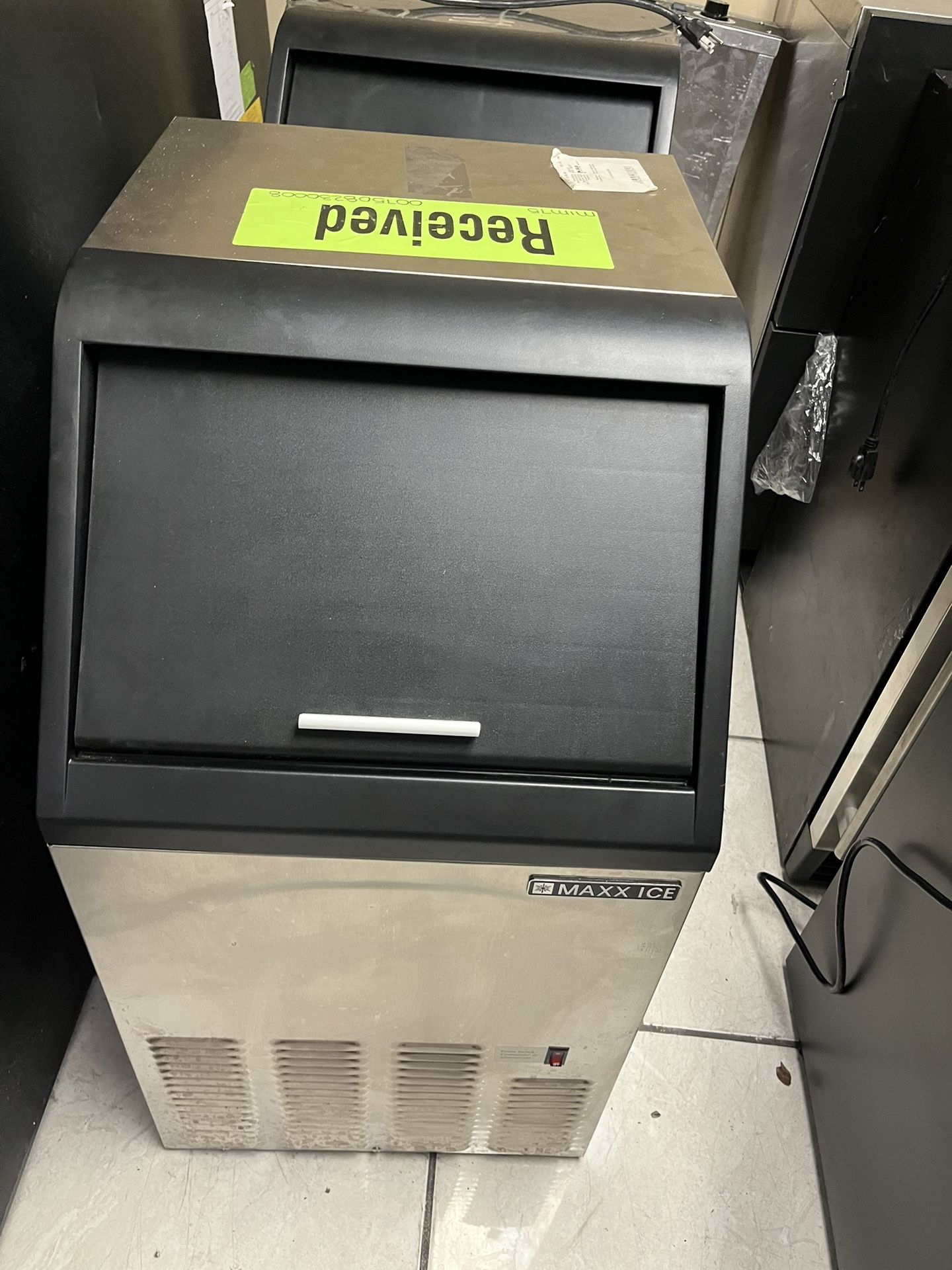 Ice Maker Machine 75 Pounds