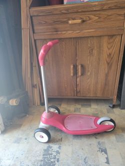 SCOOTER BRAND RADIO FLYER