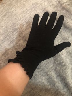 Black Gloves 