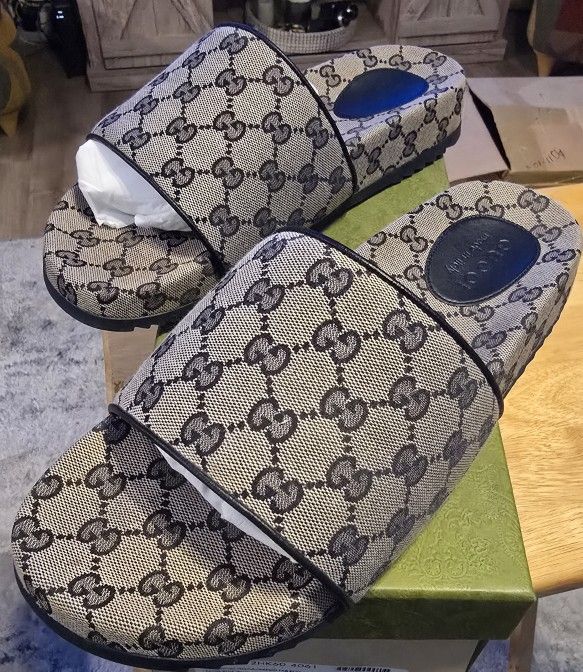 GUCCI SLIDES