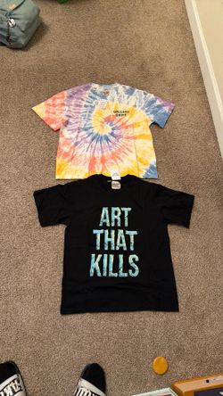 Gallery shirts size small