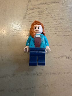 LEGO Minifigure Claire Dearing