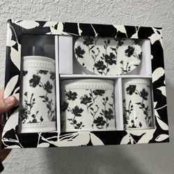 New 4pc Bathroom Set