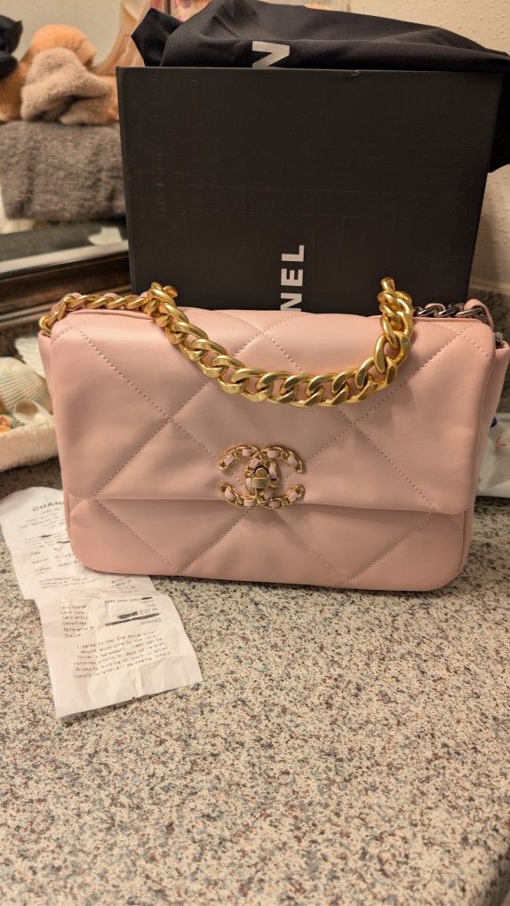 Chanel 19 Medium Lambskin Pink