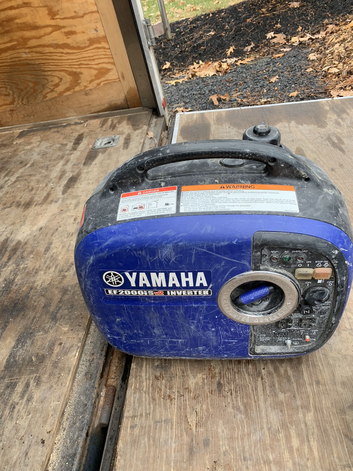 Yamaha briefcase generator