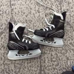 Hockey Skates CCM 