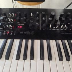 Korg Prologue Synthesizer 