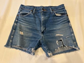 Women’s wrangler shorts size 32
