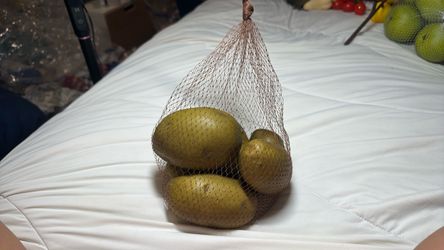 Fake potatoes in Net Bag