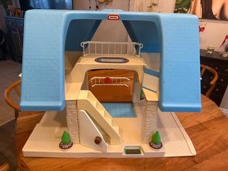 Little Tikes Vintage Dollhouse Playset