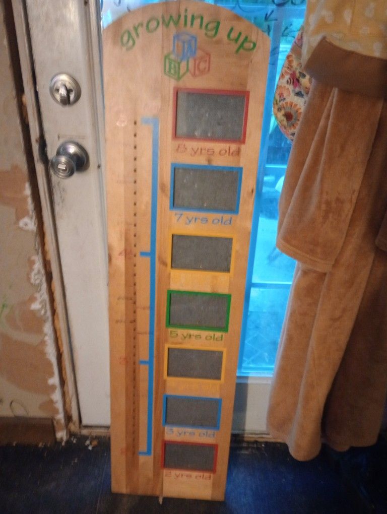 Free "Growing Up" Milestone Board