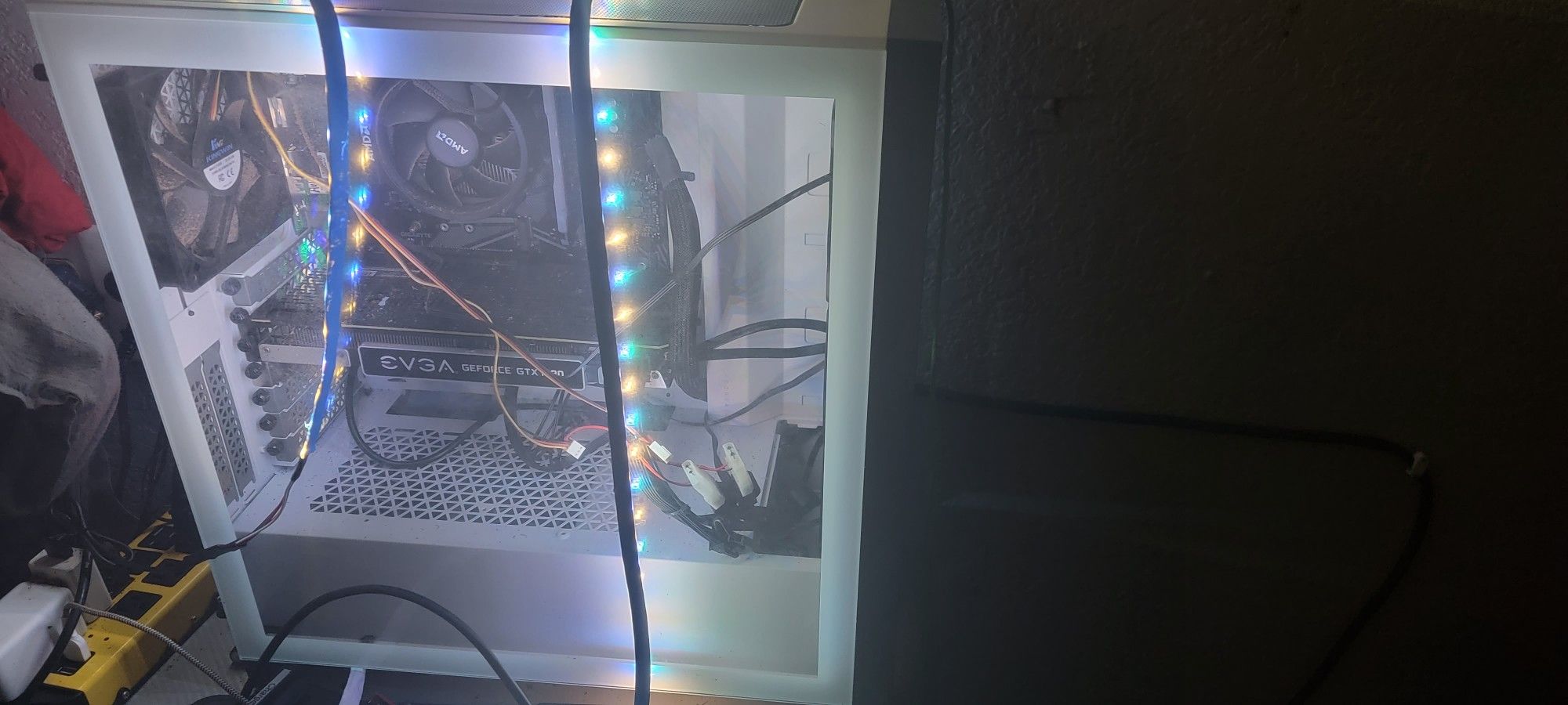 GAMING PC (16GB RAM, GTX 1080, RYZEN 5 5600X)