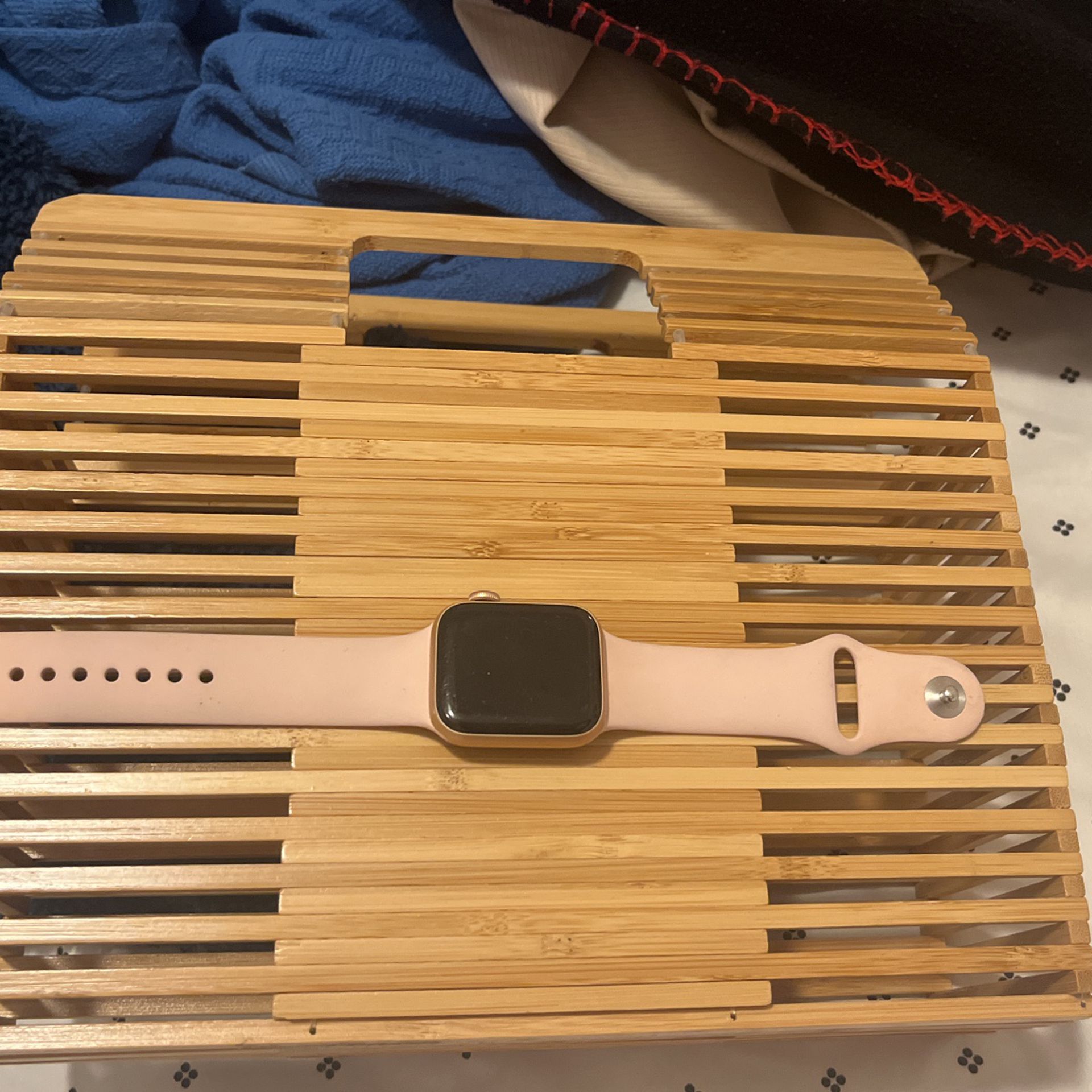 apple watch serie 6 in perfect condition 